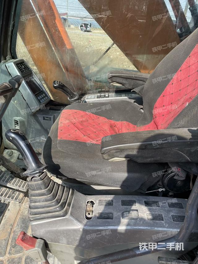 驾驶室整体（整机外观）