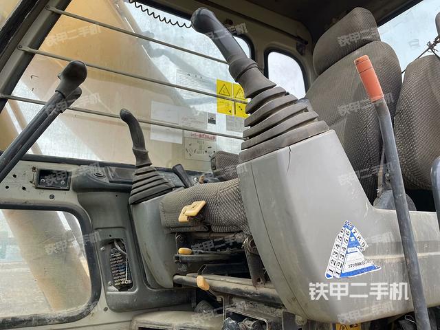 驾驶室整体（整机外观）