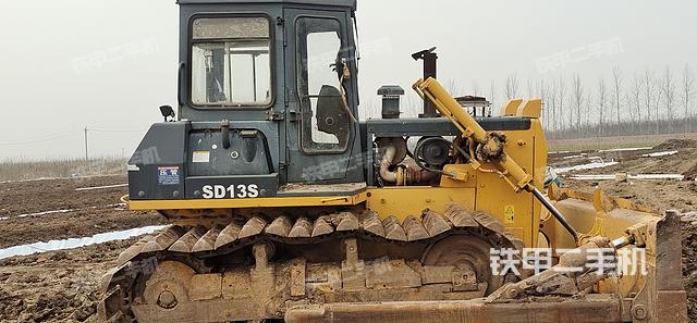 整机右侧（设备外观及核心部件）