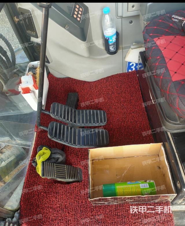 驾驶室整体（整机外观）