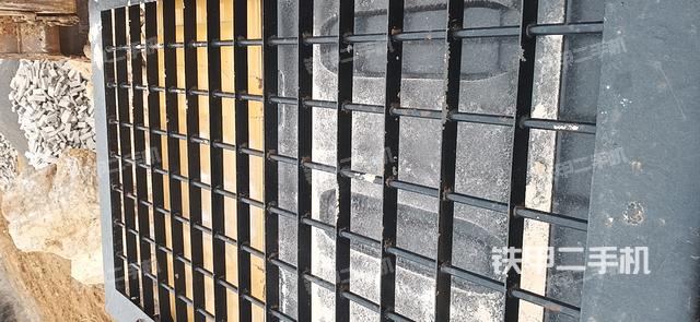 驾驶室顶部（整机外观）