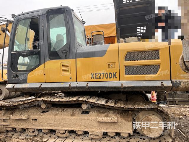 驾驶室整体（整机外观）