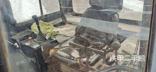 驾驶室操作台（设备外观及核心部件）