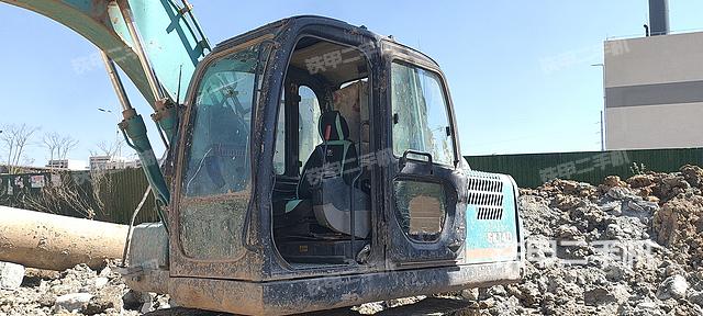 驾驶室整体（整机外观）