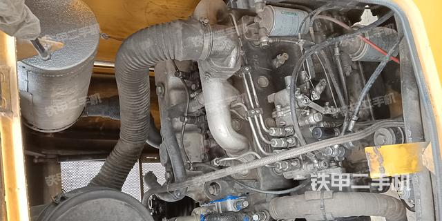 发动机右侧（整机外观及大件）