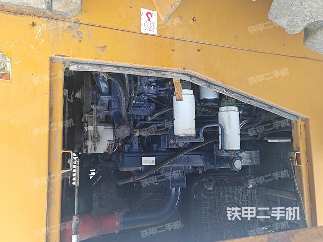 发动机左侧（整机外观及大件）