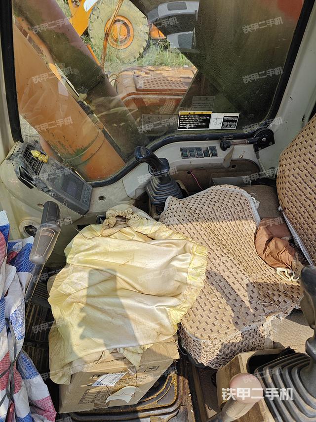 驾驶室整体（整机外观）