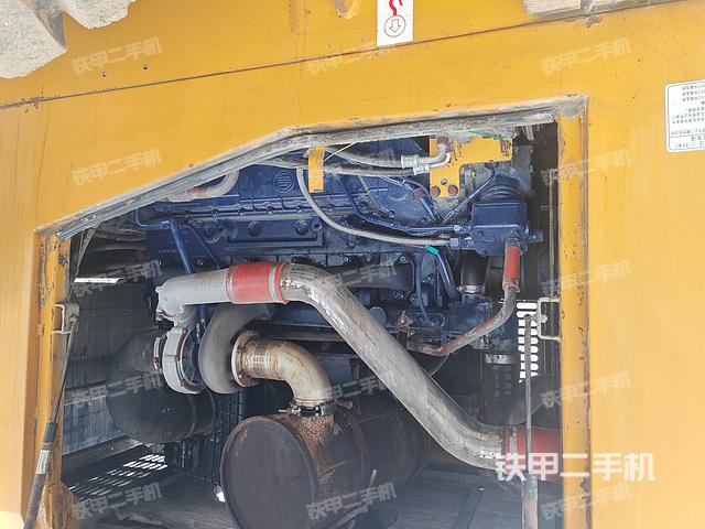 发动机右侧（整机外观及大件）
