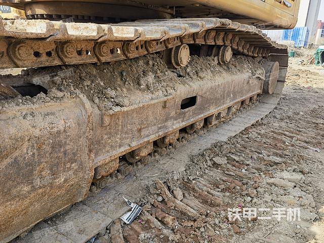 单侧履带整体（整机外观）