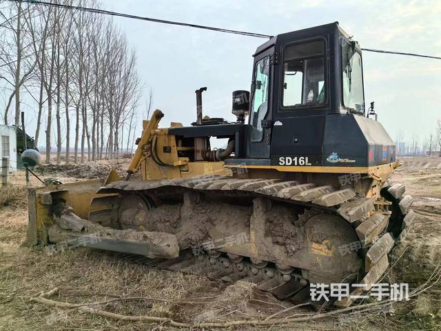 整机左侧（设备外观及核心部件）