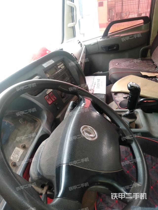 驾驶室操作台（设备外观及核心部件）