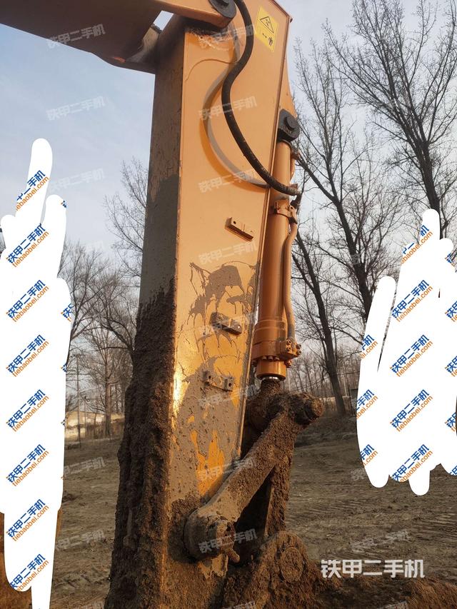 小臂整体左后（工作和回转装置）