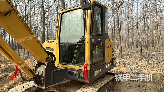 驾驶室整体（整机外观）