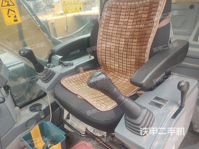 驾驶室整体（整机外观）