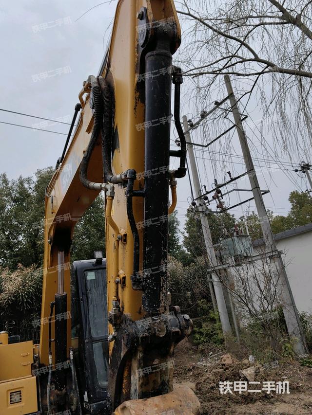 小臂整体右前（工作和回转装置）