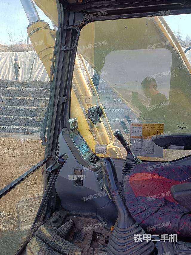 驾驶室整体（整机外观）