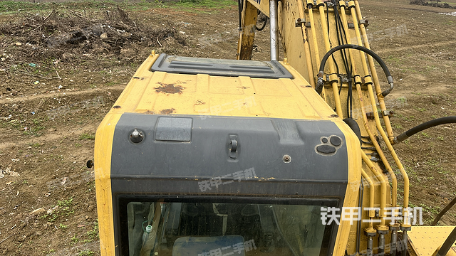 驾驶室顶部（整机外观）