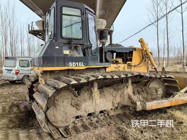 整机右后45°（设备外观及核心部件）