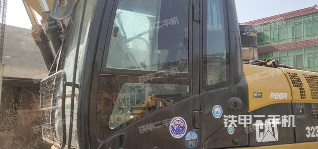 驾驶室整体（整机外观）