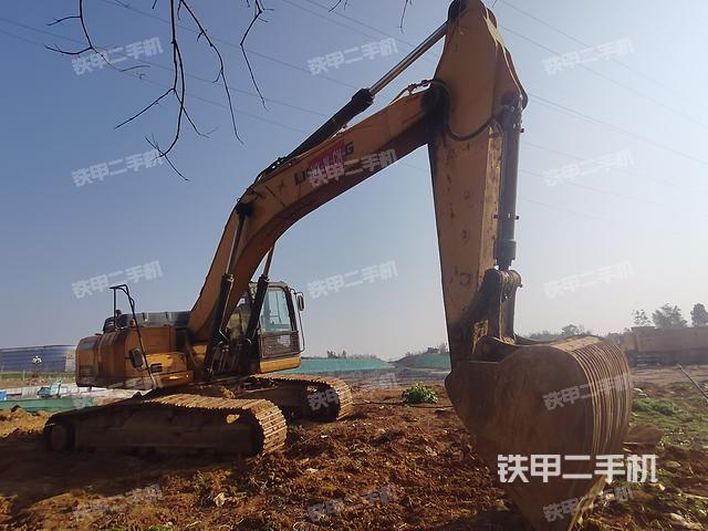 驾驶室顶部（整机外观）