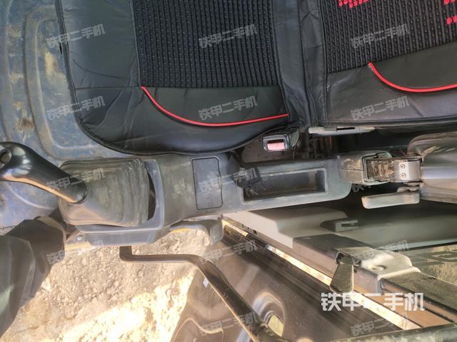 座椅左侧控制台/音响/含左手柄（驾驶室部分）