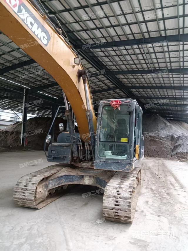 驾驶室顶部（整机外观）