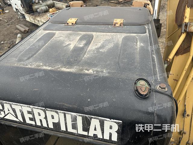 驾驶室顶部（整机外观）