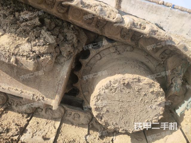 右驱动轮（行走机构）