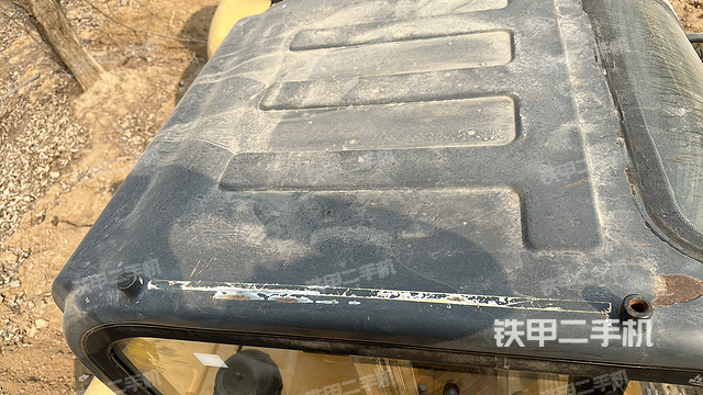 驾驶室顶部（整机外观）