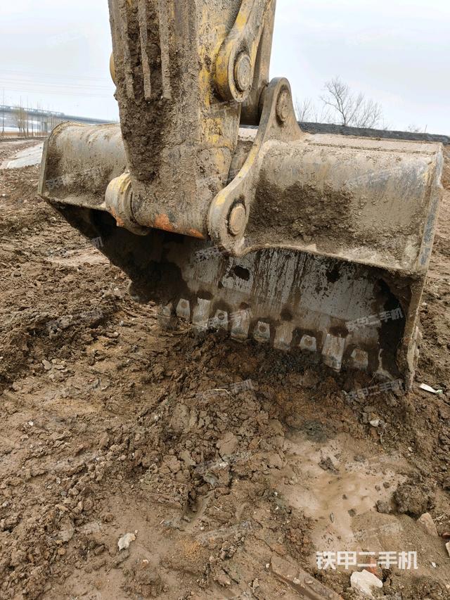 铲斗右后整体（工作和回转装置）