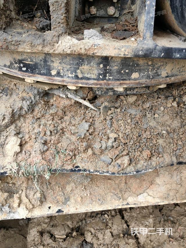 转盘和下车架正前（工作和回转装置）