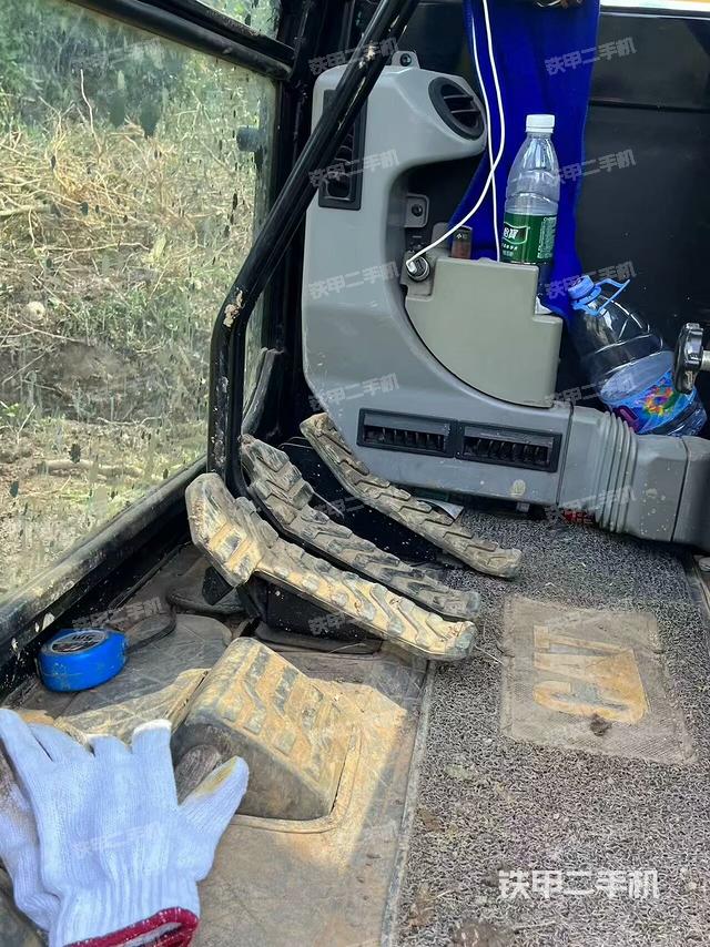 驾驶室整体（整机外观）