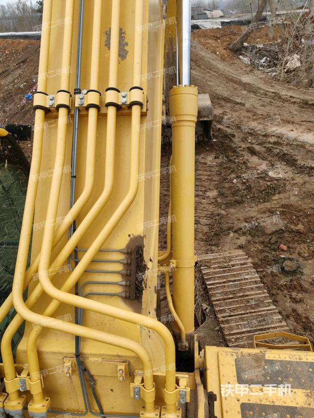 大臂背部俯视（工作和回转装置）