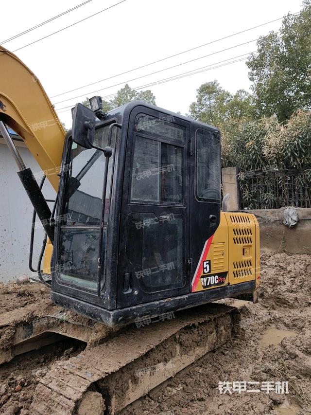  驾驶室正侧（驾驶室部分）