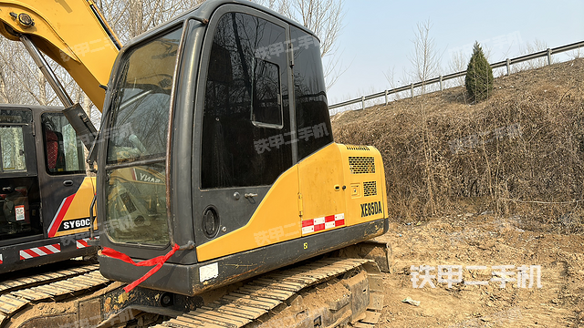 驾驶室整体（整机外观）