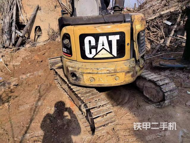 驾驶室顶部（整机外观）