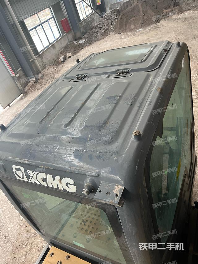 驾驶室顶部（整机外观）