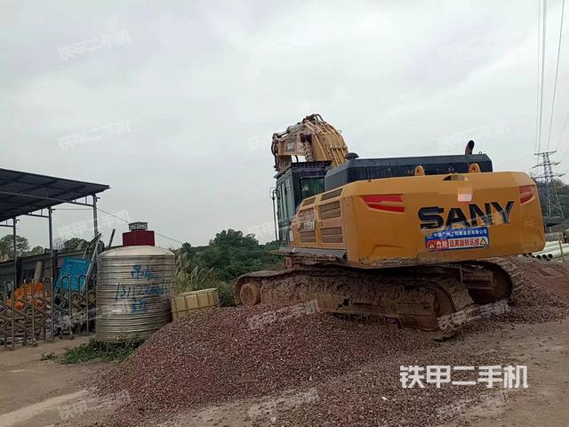 驾驶室顶部（整机外观）