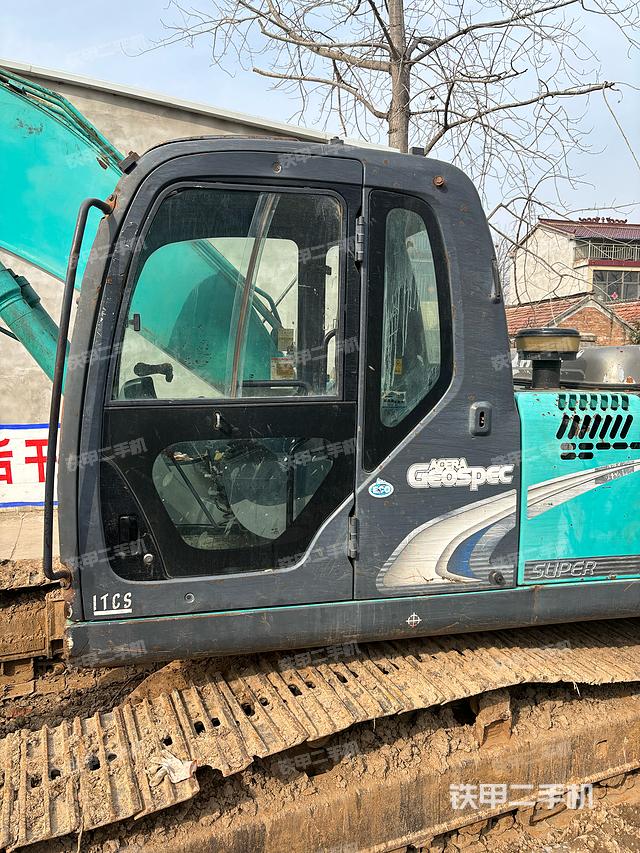 驾驶室整体（整机外观）