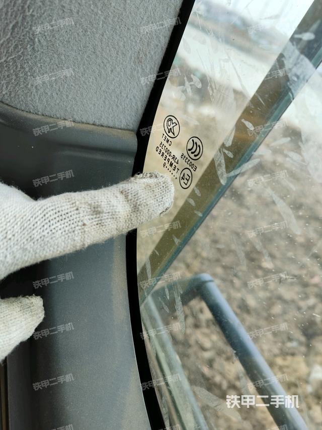 左后方玻璃角标（驾驶室部分）