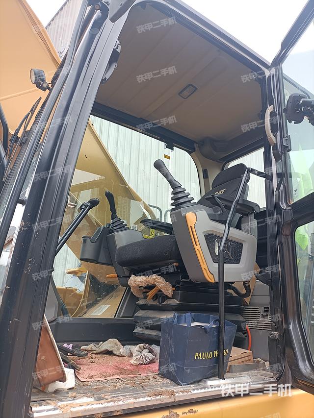 驾驶室整体（整机外观）