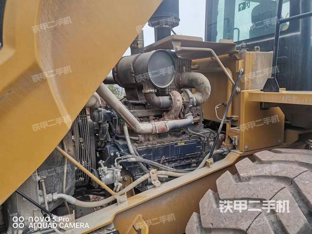 发动机右侧（整机外观及大件）