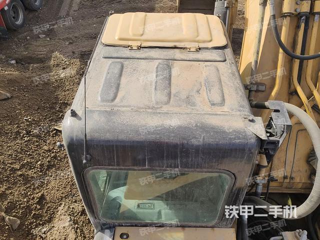 驾驶室顶部（整机外观）