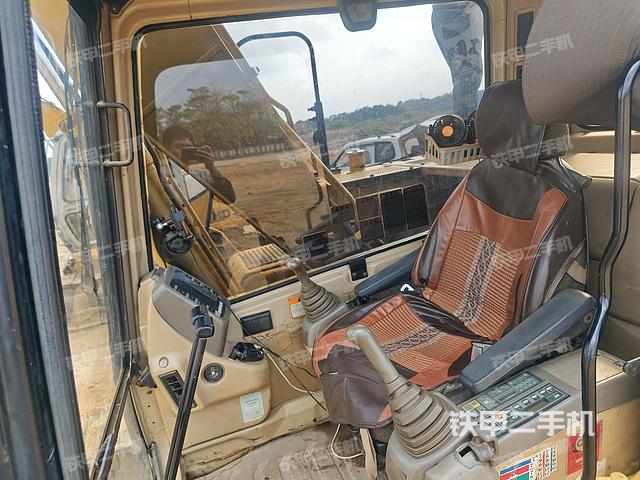 驾驶室整体（整机外观）