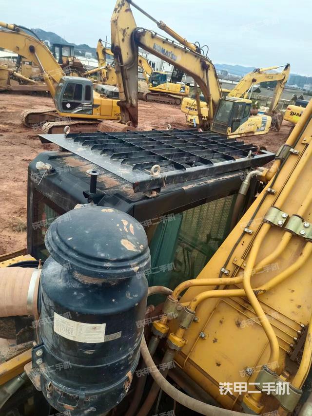 驾驶室顶部（整机外观）