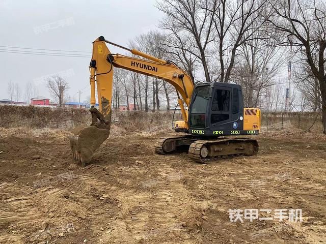 现代R110-7挖掘机