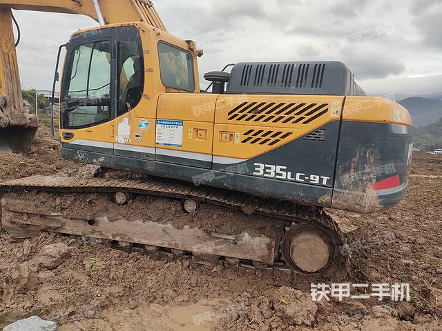 驾驶室顶部（整机外观）