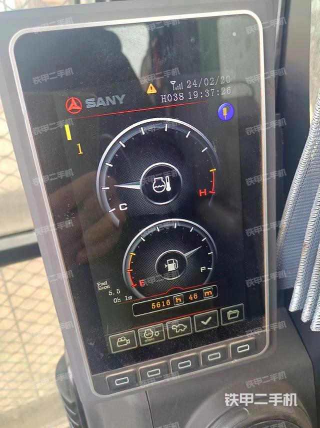 驾驶室整体（整机外观）