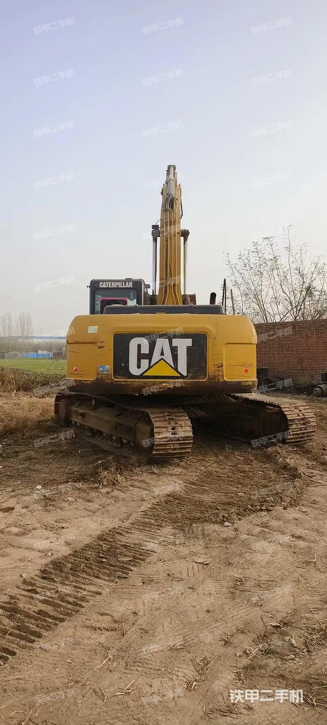 驾驶室顶部（整机外观）