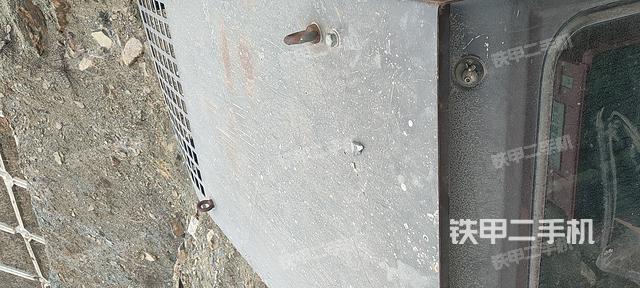 驾驶室顶部（整机外观）